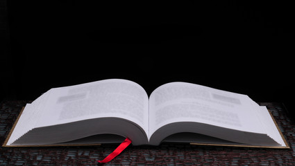 关于员工工服的账务处理 饭店服务员工作服